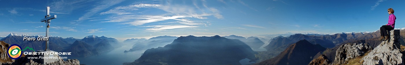 57 Panoramica dalla vetta del Monte Grona.jpg